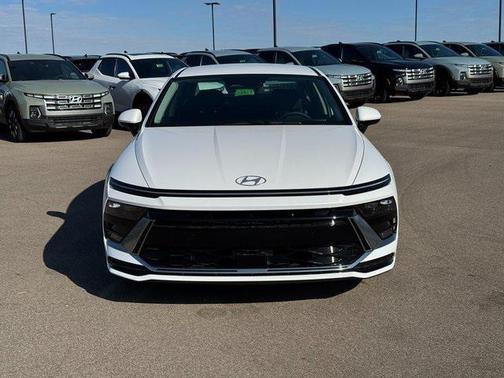 2025 Hyundai SONATA Hybrid SE