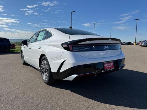2025 Hyundai SONATA Hybrid SE