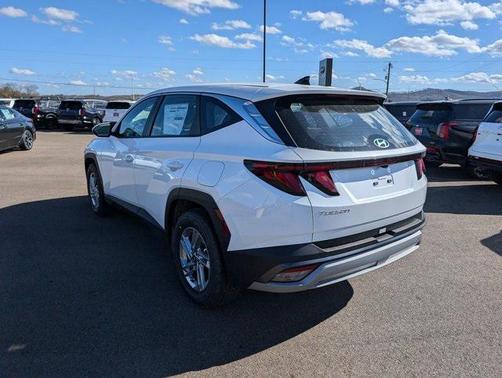 2025 Hyundai TUCSON SE