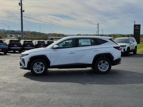 2025 Hyundai TUCSON SE