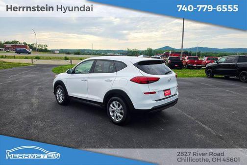 White Cream 2021 Hyundai TUCSON SE