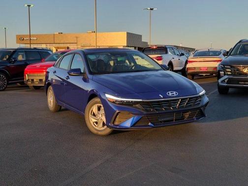 2026 Hyundai ELANTRA SE