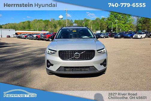 Silver Dawn Metallic 2024 Volvo XC40 B5 Plus Dark Theme