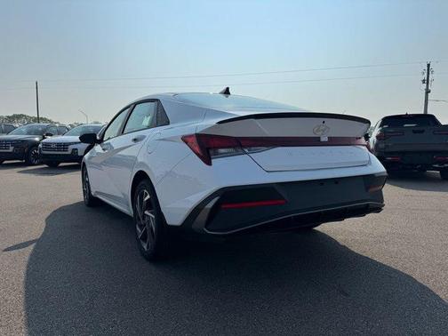 2025 Hyundai ELANTRA Sport