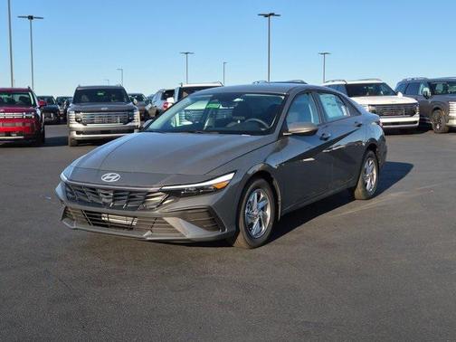 2026 Hyundai ELANTRA SE