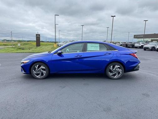 2025 Hyundai ELANTRA SEL
