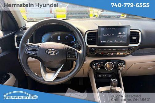 Ecotronic Gray 2024 Hyundai VENUE SEL