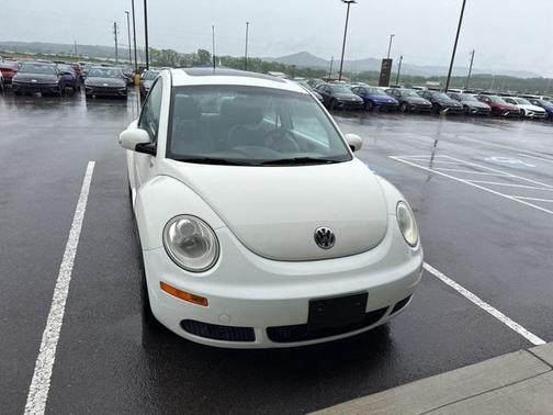 2008 Volkswagen New Beetle Triple White