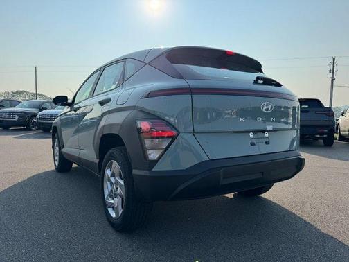 2025 Hyundai KONA SE