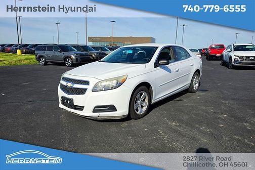 Summit White 2013 Chevrolet Malibu 1LS