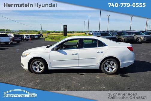 Summit White 2013 Chevrolet Malibu 1LS