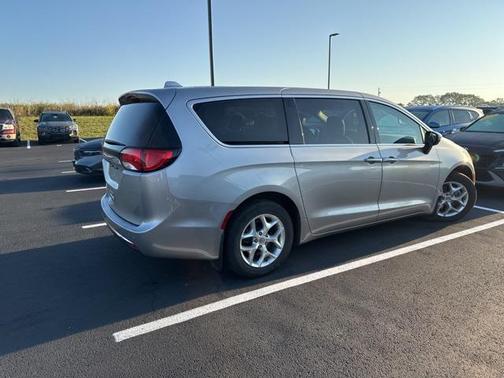 2017 Chrysler Pacifica Touring