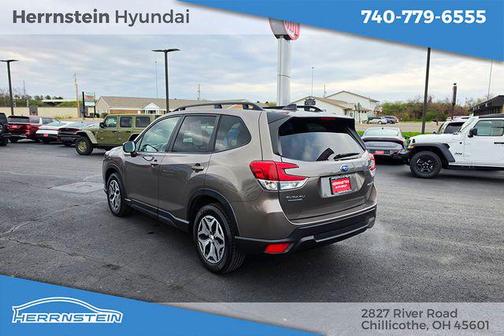 Brilliant Bronze Metallic 2024 Subaru Forester Premium