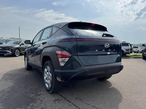 2025 Hyundai KONA SE