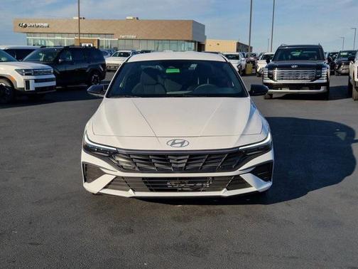 2025 Hyundai ELANTRA HEV SEL Sport