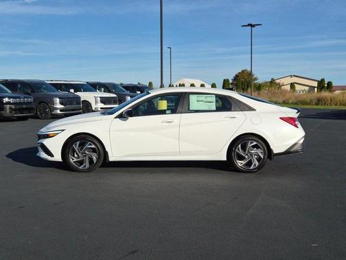 2025 Hyundai ELANTRA HEV SEL Sport