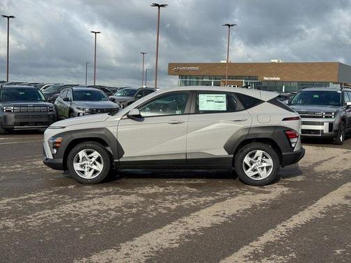 2025 Hyundai KONA SE
