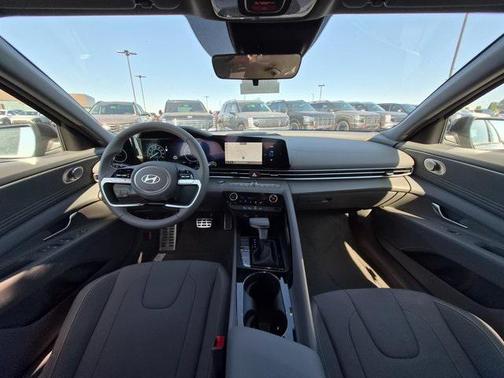 2025 Hyundai ELANTRA HEV SEL Sport