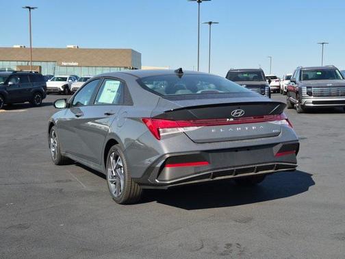 2025 Hyundai ELANTRA HEV SEL Sport