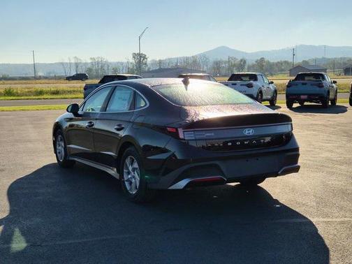 2025 Hyundai SONATA SE