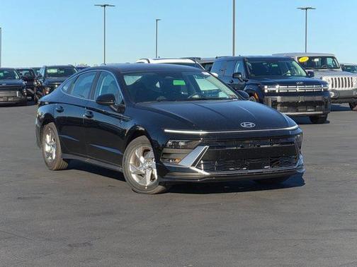 2025 Hyundai SONATA SE