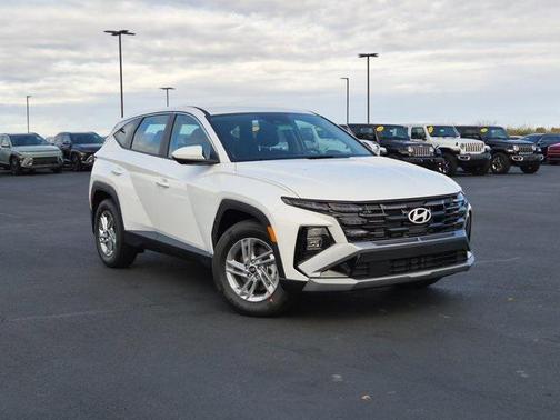 2026 Hyundai TUCSON SE