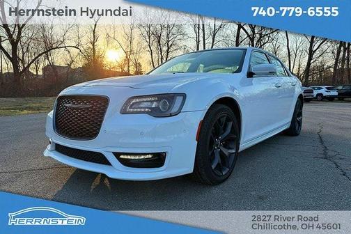 2022 Chrysler 300 Touring