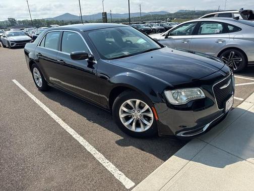 2018 Chrysler 300 Touring