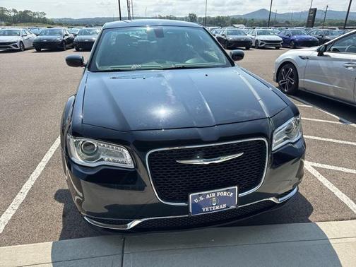 2018 Chrysler 300 Touring