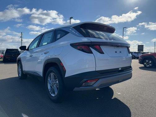 2025 Hyundai TUCSON SE