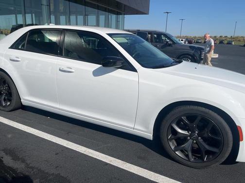 2020 Chrysler 300 Touring
