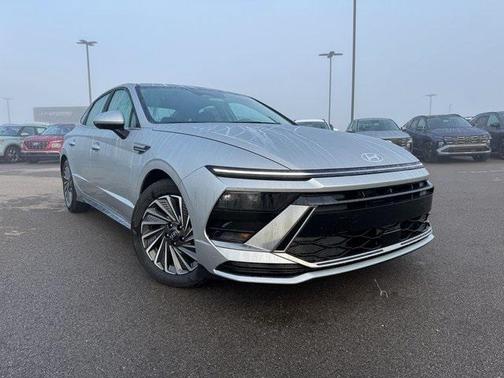 2025 Hyundai SONATA Hybrid SE