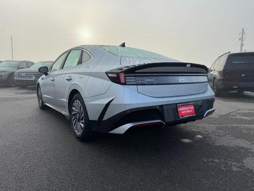 2025 Hyundai SONATA Hybrid SE