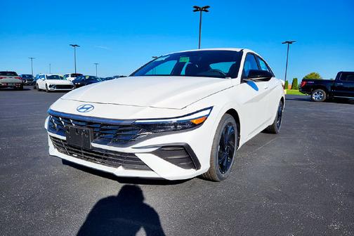 White Pearl 2026 Hyundai ELANTRA SEL Sport