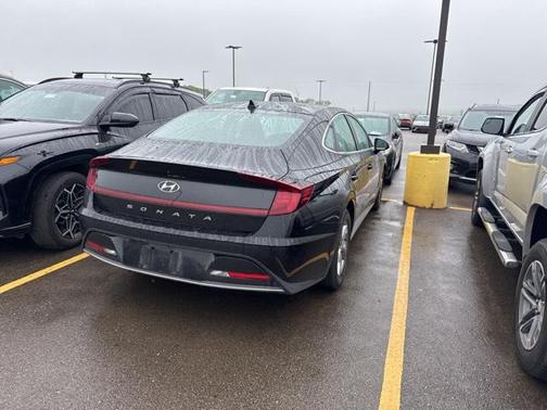 2023 Hyundai SONATA SE