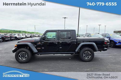 Black Clearcoat 2021 Jeep Gladiator Mojave 4x4