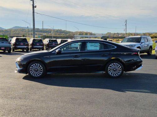 Abyss Black 2026 Hyundai SONATA Hybrid SE