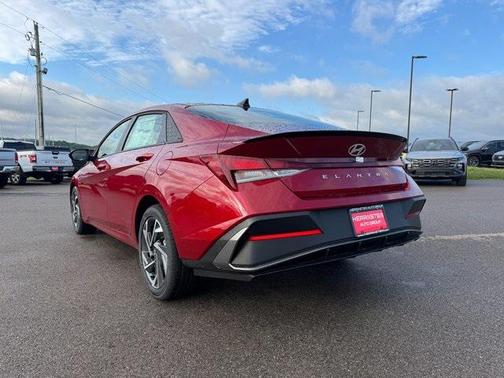 2025 Hyundai ELANTRA Sport