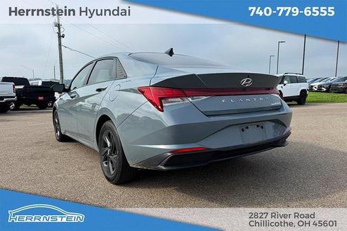 2022 Hyundai ELANTRA HEV Blue