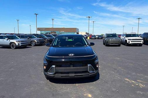Abyss Black 2026 Hyundai KONA SE