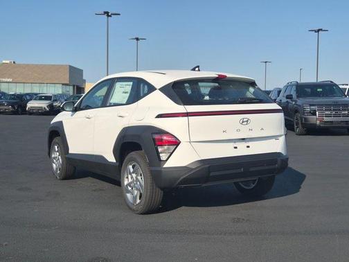 2026 Hyundai KONA SE