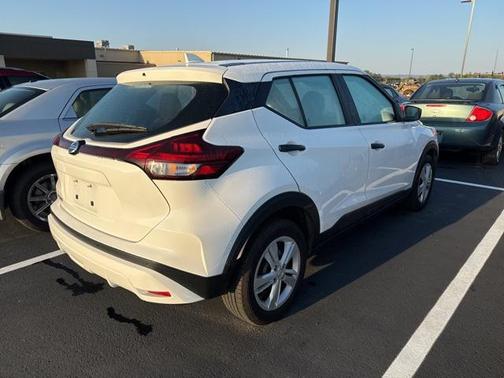 2021 Nissan Kicks S