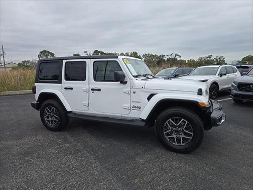 2024 Jeep Wrangler 4-Door Sahara
