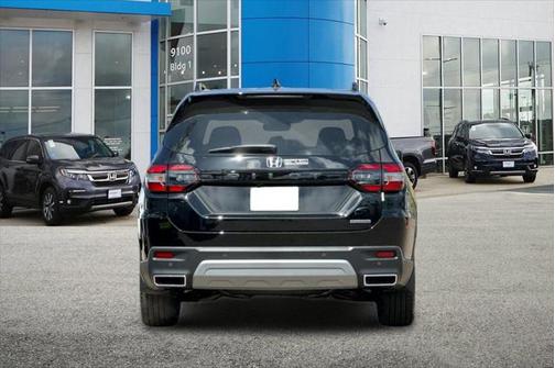 2025 Honda Pilot Touring 8-Passenger