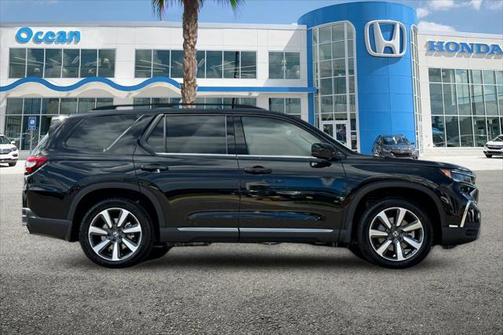 2025 Honda Pilot Touring 8-Passenger