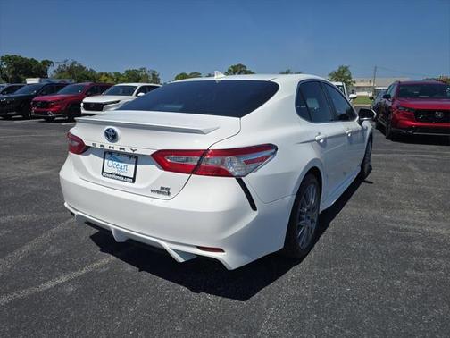 2020 Toyota Camry SE