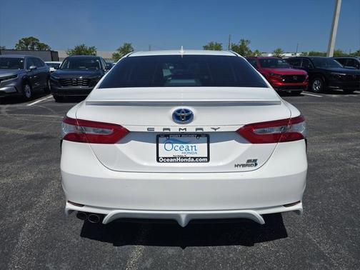 2020 Toyota Camry SE