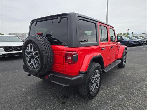 2024 Jeep Wrangler 4-Door Sahara
