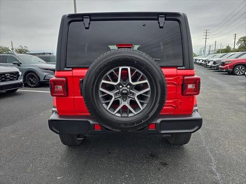 2024 Jeep Wrangler 4-Door Sahara