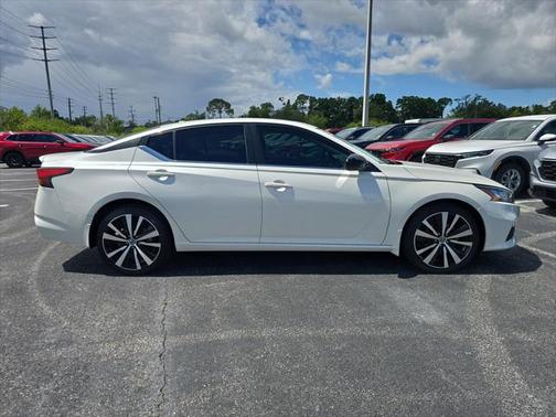 2020 Nissan Altima SR Intelligent AWD